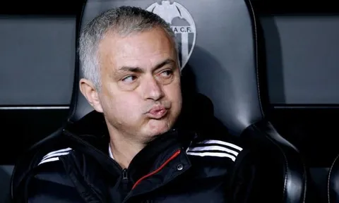 Thua Liverpool, Mourinho sẽ bị sa thải!