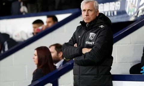 Thua Mourinho, Alan Pardew thừa nhận xếp sai đội hình trước MU