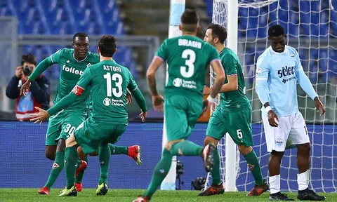 Thủng lưới phút bù giờ, Lazio lỡ thời cơ bắt kịp top 4