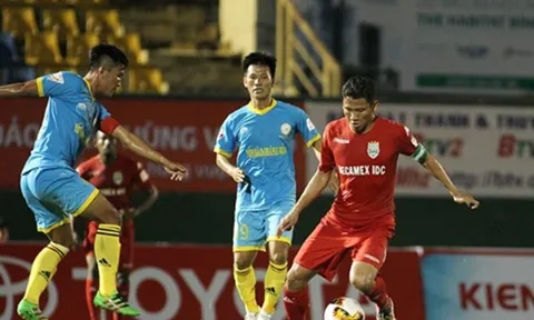 Tiền đạo Anh Đức phá kỷ lục V-League, giành danh hiệu vua phá lưới