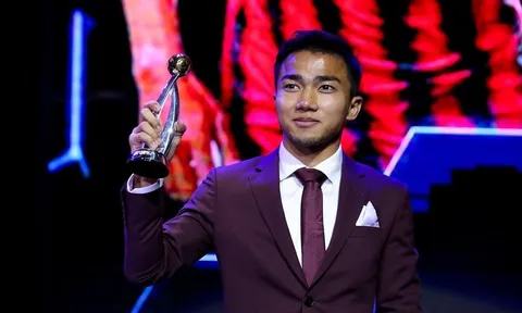 Tiền vệ Chanathip giành Quả bóng vàng Thái Lan 2018