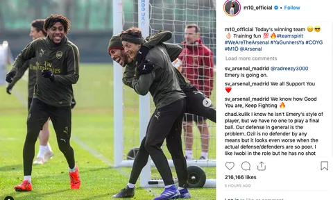 Tiếp tục bị cho ra rìa, Ozil gửi thông điệp tới CĐV Arsenal