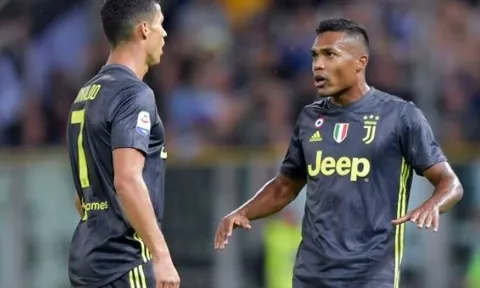 Tiếp tục tịt ngòi, Ronaldo bị đồng đội 'giáo huấn'