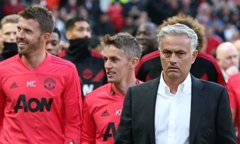 TIẾT LỘ: Học trò ủng hộ "tuyệt đối" quyết định này của Mourinho