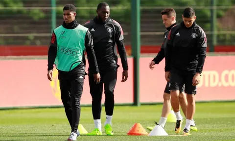 TIẾT LỘ: Lukaku "ghi điểm" với Mourinho bằng hành động này