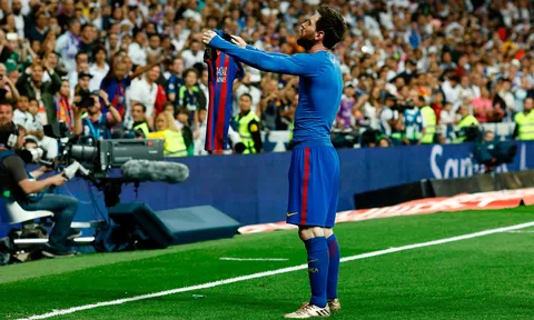 TIẾT LỘ: Lý do CĐV Real không vỗ tay Messi như từng làm trước Ronaldinho