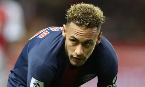 Tin nhanh 21/11: Siêu hậu vệ 'thả thính' M.U; Neymar rời PSG