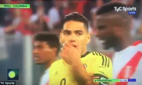 Tình huống Colombia và Peru thi đấu cầm chừng phút cuối