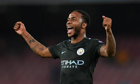Tỏa sáng với Man City, Sterling được trọng thưởng