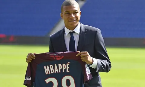 Toàn cảnh Kylian Mbappe ra mắt PSG