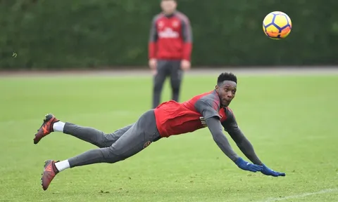 TOÀN CẢNH lực lượng Arsenal: Không Giroud, nên bỏ luôn Sanchez?