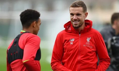 Toàn thắng 3 trận, các cầu thủ Liverpool vui như trẩy hội