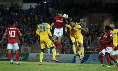 Tổng hợp vòng 22 V-League 2017: Quảng Nam và Thanh Hóa tự bắn vào chân, Hà Nội FC trở lại ngôi đầu