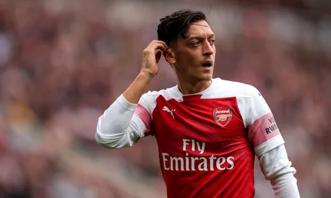 Torreira nói lời thật lòng về Ozil