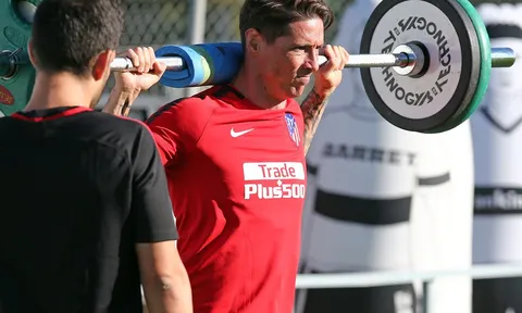 Torres rèn thể lực để chuẩn bị "chiến" với AS Roma
