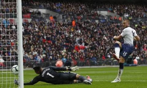 Kane im tiếng, Tottenham vẫn đả bại Cardiff nhờ người hùng ở hàng thủ