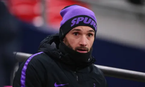 Tottenham lại giữ sạch lưới, Hugo Lloris nên vui hay buồn?