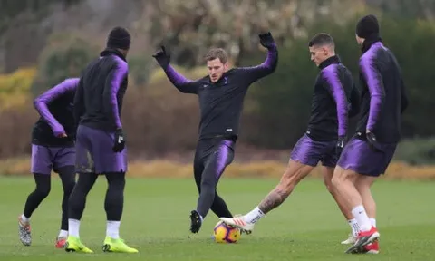 Tottenham luyện bài tủ hòng khiến Man Utd phơi áo tại Wembley