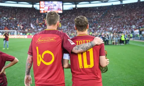 Totti lên tiếng bảo vệ đàn em trước 'búa rìu' dư luận