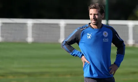"Sao nhọ" ra sân tập, Leicester THÁCH THỨC FIFA