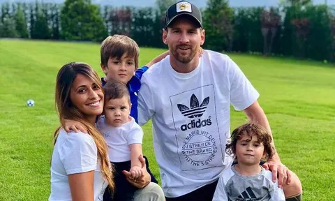 Tranh thủ xả hơi, gia đình Messi diện đồ cực chất