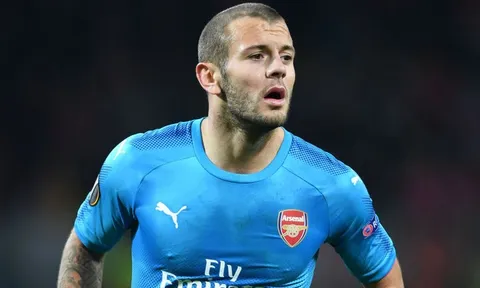 Trở lại mạnh mẽ, Wilshere được Wenger đưa "lên mây"