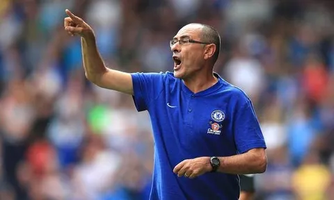 Trợ lý dại dột, Sarri xin lỗi Mourinho
