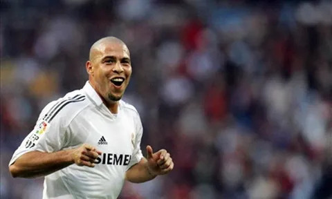 Tròn 15 năm 'Người ngoài hành tinh' Ronaldo ra mắt Real Madrid