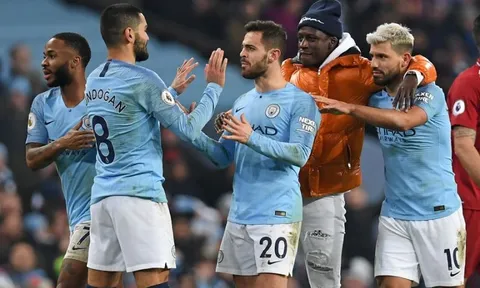Trong cả năm 2018, Man City hay Liverpool đỉnh hơn?