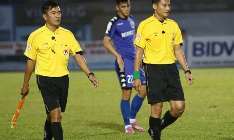 Phó ban trọng tài: Không hiểu sao 4 'ông' trên sân vẫn để sai sót