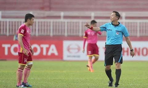 Trọng tài Việt Nam: Sợi dây kinh nghiệm... có giá bao nhiêu?