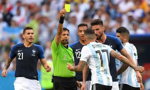 Trọng tài điều khiển trận Việt Nam v Malaysia "uy tín" cỡ nào?