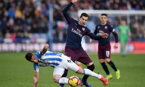TRỰC TIẾP Huddersfield 1-2 Arsenal: Nỗ lực muộn màng (KẾT THÚC)