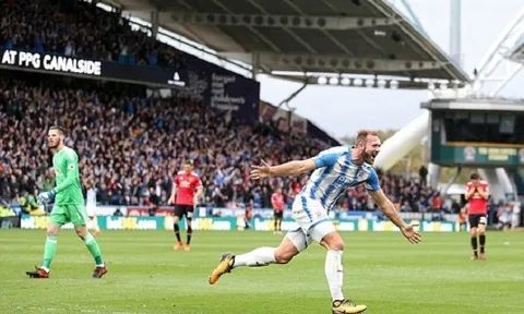 TRỰC TIẾP Huddersfield 2-1 Man Utd: Tân binh viết cổ tích (Kết thúc)