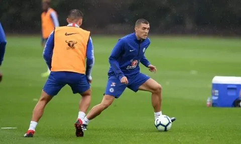 Trước thềm "chiến" Arsenal, Maurizio Sarri được cảnh báo về tiền vệ Croatia