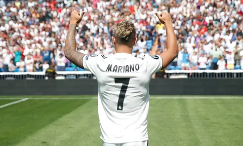 "Truyền nhân của Ronaldo" ra mắt CĐV Real Madrid