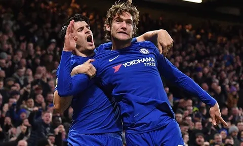 Tứ anh hào Tây Ban Nha đại diện Chelsea tặng quà CĐV