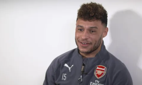 Từ chối Chelsea, Chamberlain bị chê 'nhát gan'