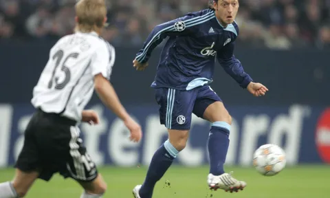 Từ Neuer đến Ozil: Đội hình Schalke cực mạnh nếu giữ chân được các ngôi sao