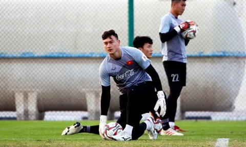 Tuấn Mạnh: Việc tôi hay Văn Lâm được chọn không quan trọng