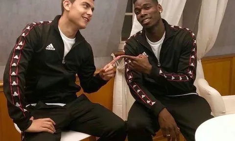 Tung hình ảnh với sao Juve, Pogba đã chán ngấy M.U?