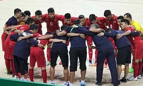 Hạ chủ nhà, futsal Việt Nam vào tứ kết AIMAG 5