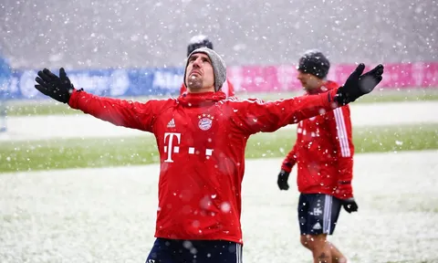 Tuyết rơi trắng xóa, sân tập Bayern Munich vẫn đón tin vui