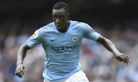 Pep Guardiola xác nhận Man City thiệt quân dài hạn