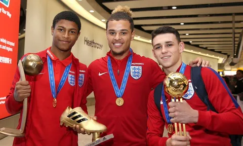 Vô địch World Cup, U17 Anh về nước với tư cách người hùng