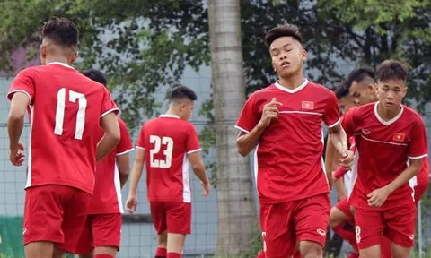 Tuyển U19 Việt Nam thất vọng vì Indonesia cho tập mặt sân xấu