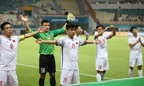 U23 Việt Nam ăn mừng điệu viking, Công Phượng an ủi cầu thủ Nhật Bản