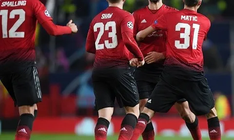 United không thắng trong thống khổ và Mourinho cần thôi ngay ảo tưởng 50 triệu bảng
