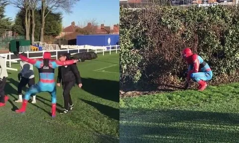 Vardy hoá Spider-Man, dọa HLV Leicester khiếp vía trên sân tập