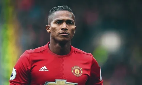 Valencia phát biểu đầy bất ngờ về vụ việc yêu cầu Mourinho ra đi